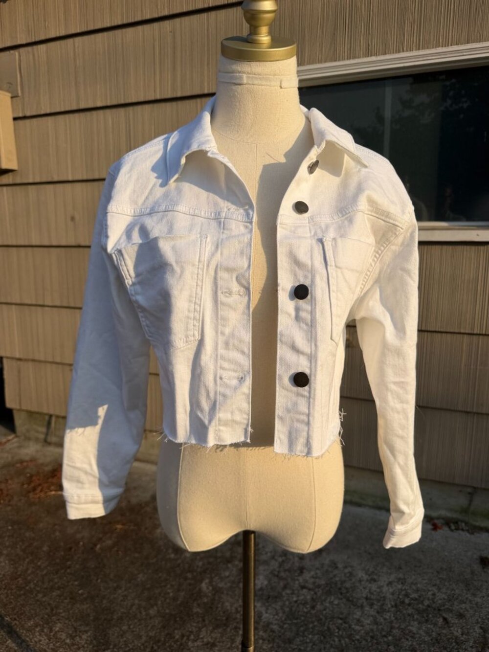 White Cropped Denim Jacket With Frayed Hem & Button Front - XS By Ana A New Appr